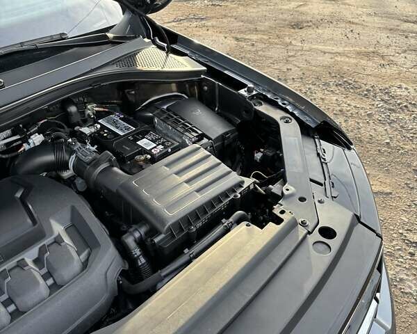 Сірий Фольксваген Тігуан, об'ємом двигуна 1.98 л та пробігом 30 тис. км за 25000 $, фото 6 на Automoto.ua