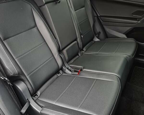 Серый Фольксваген Тигуан, объемом двигателя 2 л и пробегом 122 тыс. км за 20500 $, фото 11 на Automoto.ua