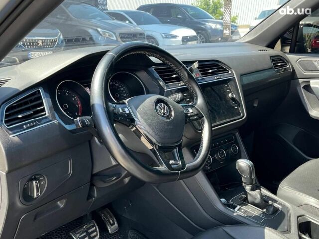 Серый Фольксваген Тигуан, объемом двигателя 2 л и пробегом 135 тыс. км за 23690 $, фото 12 на Automoto.ua