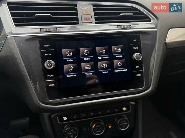 Сірий Фольксваген Тігуан, об'ємом двигуна 1.98 л та пробігом 173 тис. км за 16999 $, фото 45 на Automoto.ua