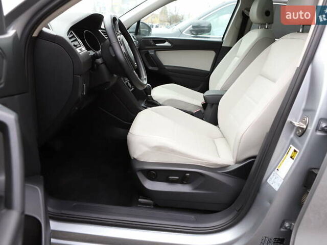 Сірий Фольксваген Тігуан, об'ємом двигуна 1.98 л та пробігом 110 тис. км за 11899 $, фото 29 на Automoto.ua