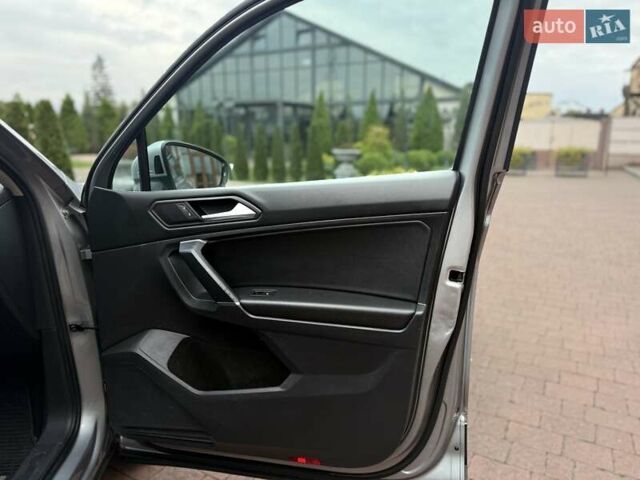 Сірий Фольксваген Тігуан, об'ємом двигуна 1.98 л та пробігом 173 тис. км за 16999 $, фото 53 на Automoto.ua