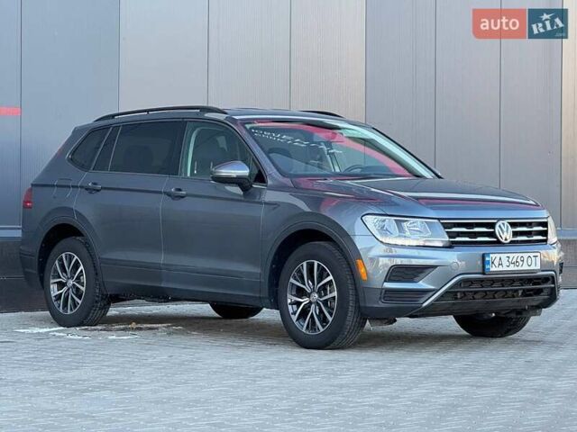 Серый Фольксваген Тигуан, объемом двигателя 2 л и пробегом 53 тыс. км за 18900 $, фото 4 на Automoto.ua