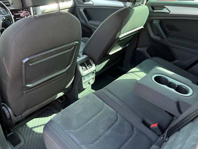 Сірий Фольксваген Тігуан, об'ємом двигуна 1.98 л та пробігом 231 тис. км за 22500 $, фото 22 на Automoto.ua