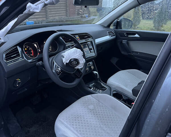 Серый Фольксваген Тигуан, объемом двигателя 0 л и пробегом 23 тыс. км за 11500 $, фото 15 на Automoto.ua