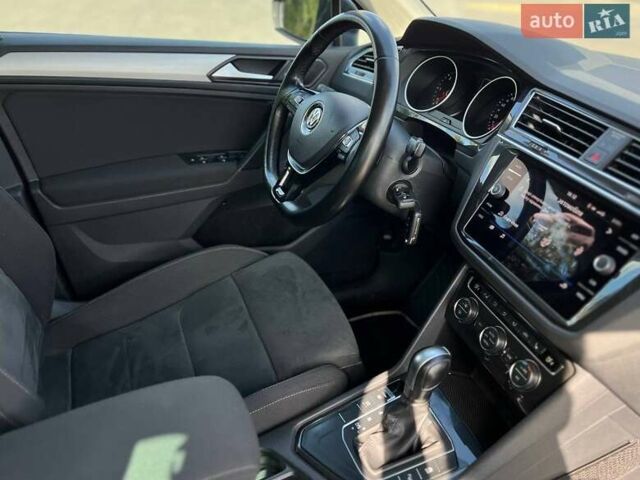Сірий Фольксваген Тігуан, об'ємом двигуна 1.98 л та пробігом 231 тис. км за 22500 $, фото 39 на Automoto.ua