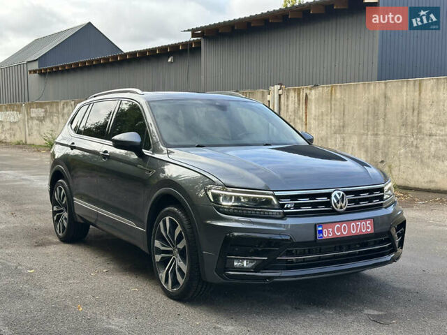 Серый Фольксваген Тигуан, объемом двигателя 2 л и пробегом 87 тыс. км за 25500 $, фото 1 на Automoto.ua