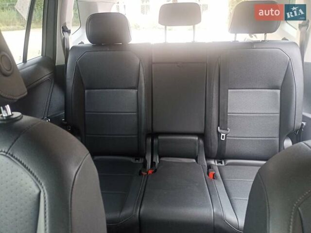 Серый Фольксваген Тигуан, объемом двигателя 1.98 л и пробегом 159 тыс. км за 19900 $, фото 18 на Automoto.ua