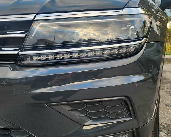 Фольксваген Тігуан 2020 у Києві на Automoto.ua Сірий Фольксваген Тігуан, об'ємом двигуна 1.98 л та пробігом 119 тис. км за 26700 $, фото 4 на Automoto.ua