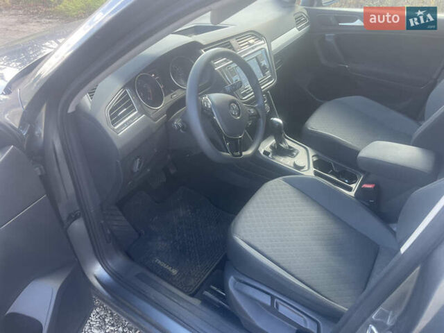 Сірий Фольксваген Тігуан, об'ємом двигуна 2 л та пробігом 104 тис. км за 14200 $, фото 7 на Automoto.ua
