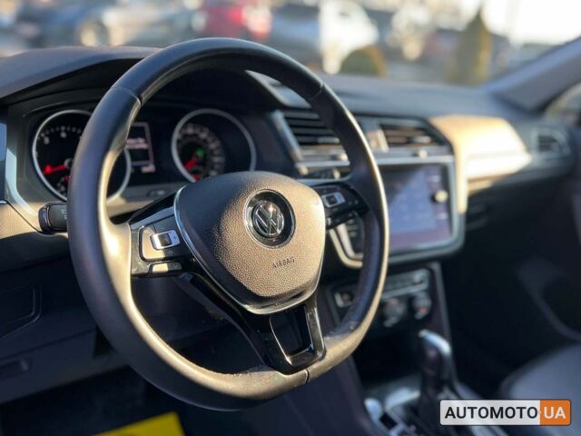 Сірий Фольксваген Тігуан, об'ємом двигуна 2 л та пробігом 56 тис. км за 19800 $, фото 17 на Automoto.ua