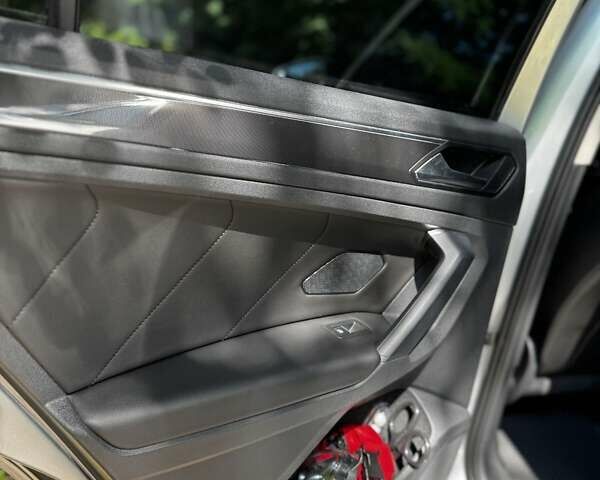 Серый Фольксваген Тигуан, объемом двигателя 1.98 л и пробегом 103 тыс. км за 31000 $, фото 29 на Automoto.ua