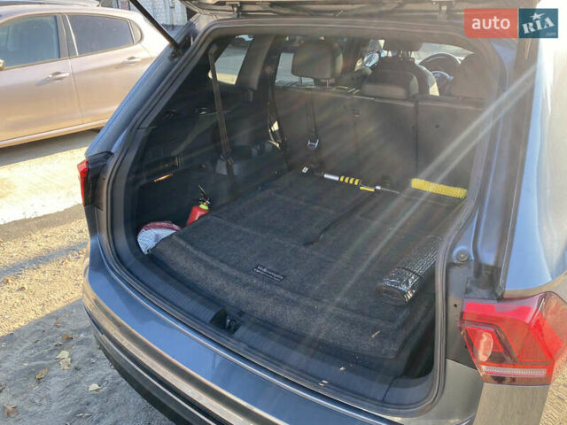 Сірий Фольксваген Тігуан, об'ємом двигуна 1.98 л та пробігом 81 тис. км за 25000 $, фото 8 на Automoto.ua