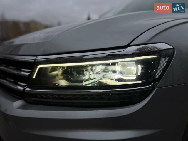 Серый Фольксваген Тигуан, объемом двигателя 2 л и пробегом 75 тыс. км за 29999 $, фото 10 на Automoto.ua