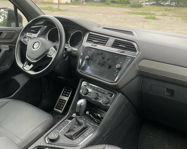 Серый Фольксваген Тигуан, объемом двигателя 1.98 л и пробегом 129 тыс. км за 23000 $, фото 9 на Automoto.ua