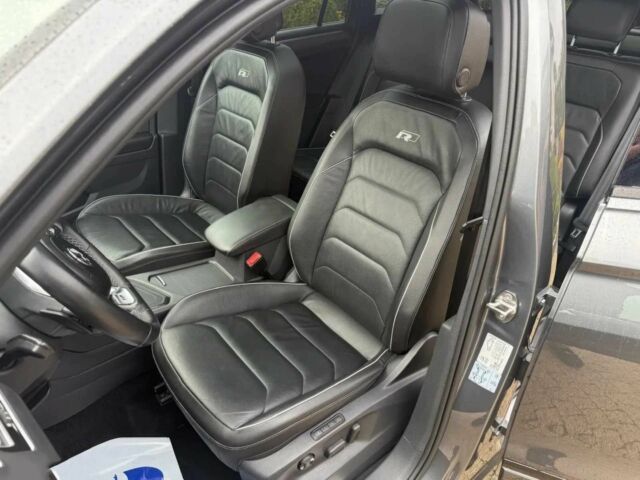 Сірий Фольксваген Тігуан, об'ємом двигуна 2 л та пробігом 55 тис. км за 19000 $, фото 7 на Automoto.ua