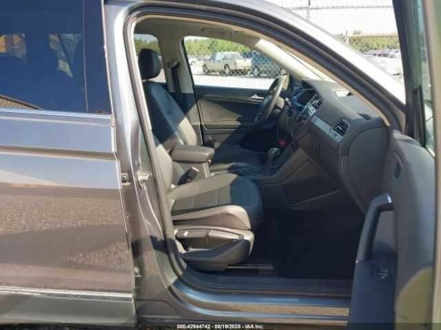 Серый Фольксваген Тигуан, объемом двигателя 2 л и пробегом 42 тыс. км за 5500 $, фото 4 на Automoto.ua