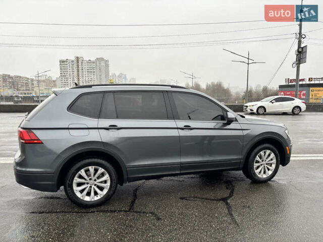 Серый Фольксваген Тигуан, объемом двигателя 2 л и пробегом 65 тыс. км за 18200 $, фото 5 на Automoto.ua