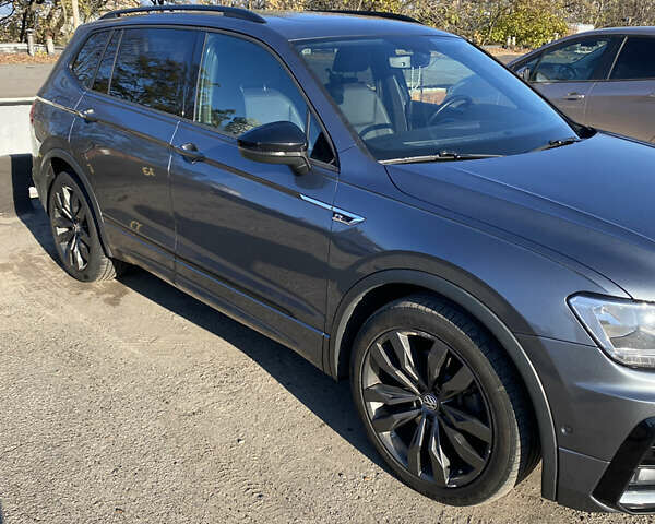 Сірий Фольксваген Тігуан, об'ємом двигуна 1.98 л та пробігом 81 тис. км за 25000 $, фото 3 на Automoto.ua