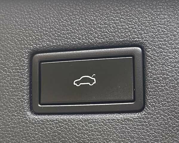 Фольксваген Тігуан 2020 у Києві на Automoto.ua Сірий Фольксваген Тігуан, об'ємом двигуна 1.98 л та пробігом 119 тис. км за 26700 $, фото 33 на Automoto.ua
