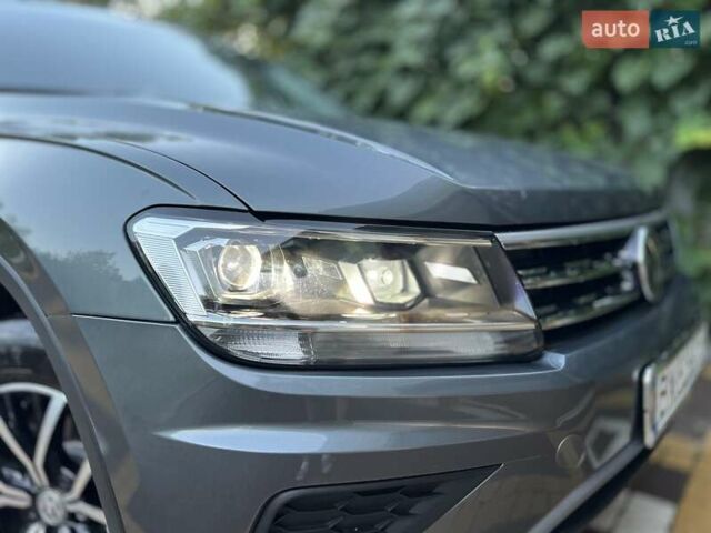 Серый Фольксваген Тигуан, объемом двигателя 1.98 л и пробегом 28 тыс. км за 17800 $, фото 64 на Automoto.ua