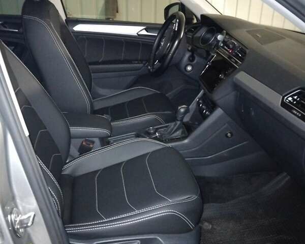 Сірий Фольксваген Тігуан, об'ємом двигуна 1.97 л та пробігом 183 тис. км за 27000 $, фото 4 на Automoto.ua