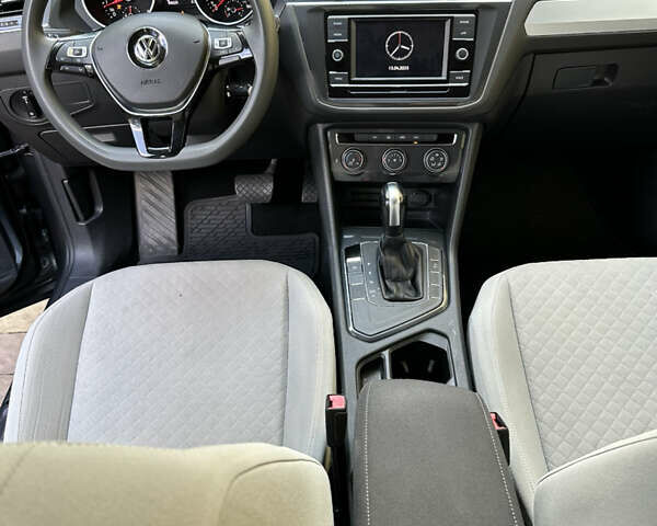 Серый Фольксваген Тигуан, объемом двигателя 2 л и пробегом 109 тыс. км за 16900 $, фото 10 на Automoto.ua