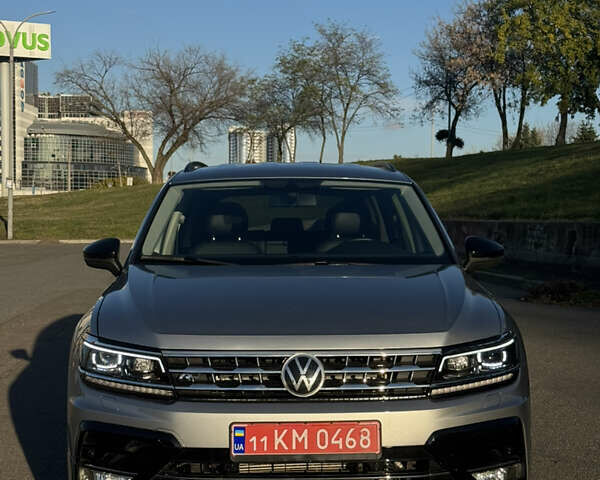 Сірий Фольксваген Тігуан, об'ємом двигуна 1.98 л та пробігом 156 тис. км за 18600 $, фото 2 на Automoto.ua