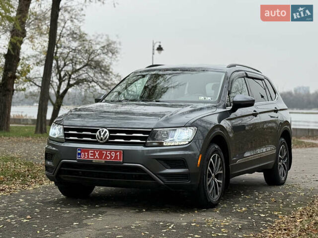 Сірий Фольксваген Тігуан, об'ємом двигуна 2 л та пробігом 212 тис. км за 16900 $, фото 5 на Automoto.ua