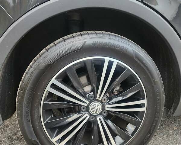 Фольксваген Тігуан 2020 у Києві на Automoto.ua Сірий Фольксваген Тігуан, об'ємом двигуна 1.98 л та пробігом 119 тис. км за 26700 $, фото 23 на Automoto.ua