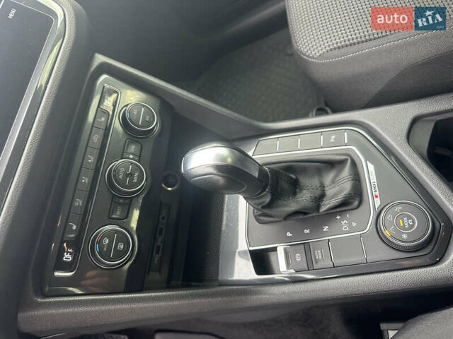 Серый Фольксваген Тигуан, объемом двигателя 1.97 л и пробегом 110 тыс. км за 24999 $, фото 94 на Automoto.ua