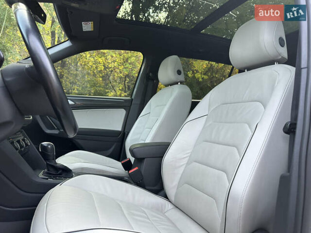 Серый Фольксваген Тигуан, объемом двигателя 2 л и пробегом 87 тыс. км за 25500 $, фото 18 на Automoto.ua