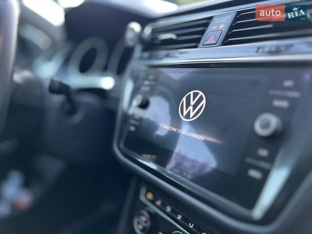 Серый Фольксваген Тигуан, объемом двигателя 1.98 л и пробегом 28 тыс. км за 17800 $, фото 29 на Automoto.ua