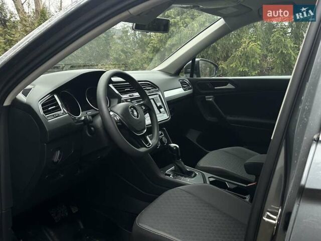 Серый Фольксваген Тигуан, объемом двигателя 2 л и пробегом 130 тыс. км за 19750 $, фото 21 на Automoto.ua