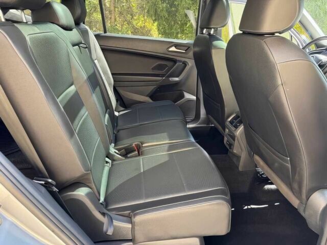 Серый Фольксваген Тигуан, объемом двигателя 2 л и пробегом 40 тыс. км за 10000 $, фото 12 на Automoto.ua