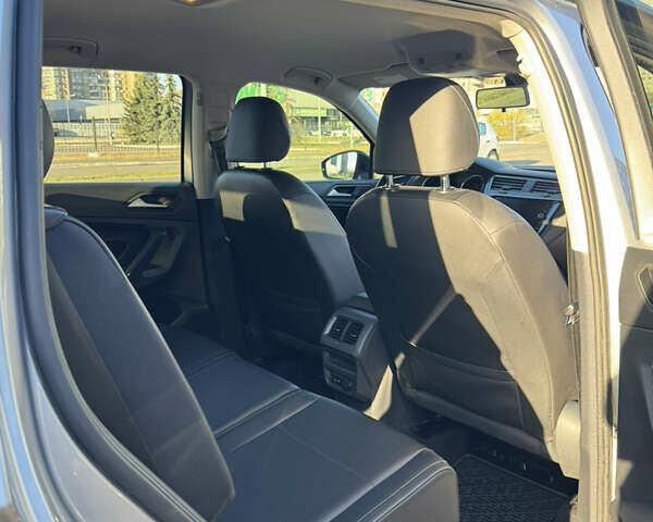 Сірий Фольксваген Тігуан, об'ємом двигуна 1.98 л та пробігом 156 тис. км за 18600 $, фото 16 на Automoto.ua