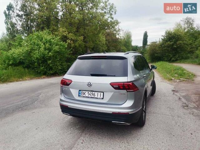 Серый Фольксваген Тигуан, объемом двигателя 1.98 л и пробегом 63 тыс. км за 25400 $, фото 5 на Automoto.ua