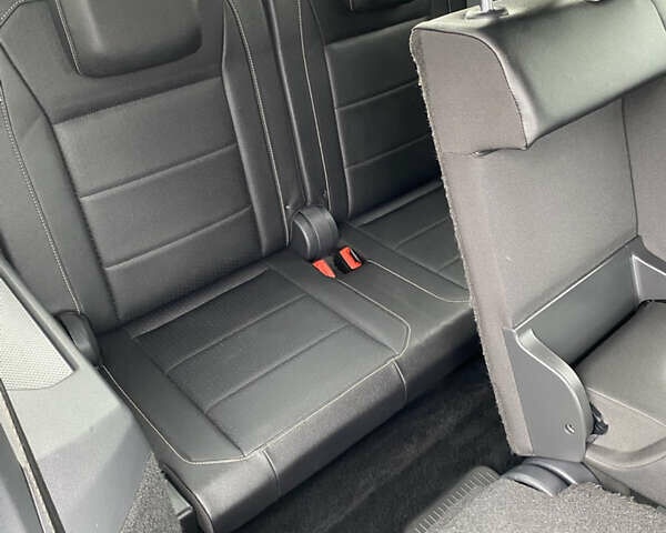 Серый Фольксваген Тигуан, объемом двигателя 2 л и пробегом 148 тыс. км за 19850 $, фото 37 на Automoto.ua