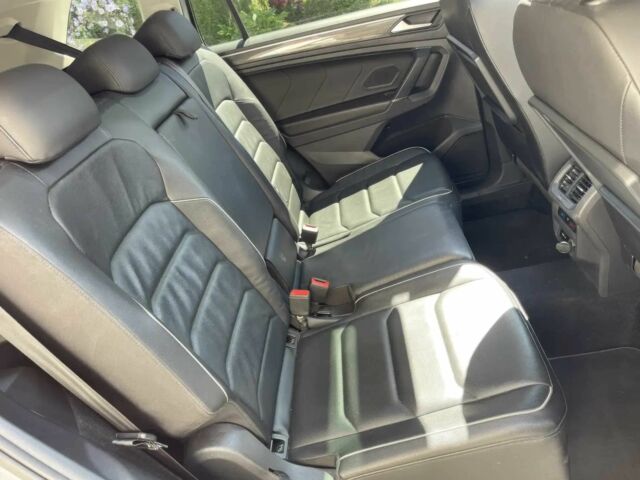 Серый Фольксваген Тигуан, объемом двигателя 2 л и пробегом 40 тыс. км за 23000 $, фото 13 на Automoto.ua