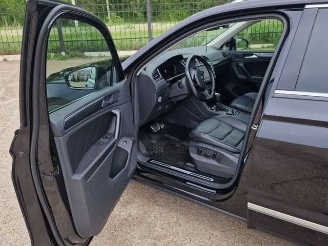 Серый Фольксваген Тигуан, объемом двигателя 2 л и пробегом 97 тыс. км за 11000 $, фото 6 на Automoto.ua