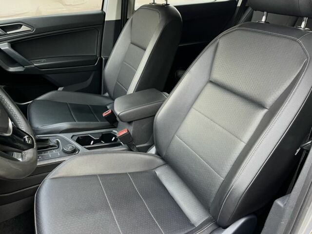 Серый Фольксваген Тигуан, объемом двигателя 2 л и пробегом 225 тыс. км за 18700 $, фото 12 на Automoto.ua