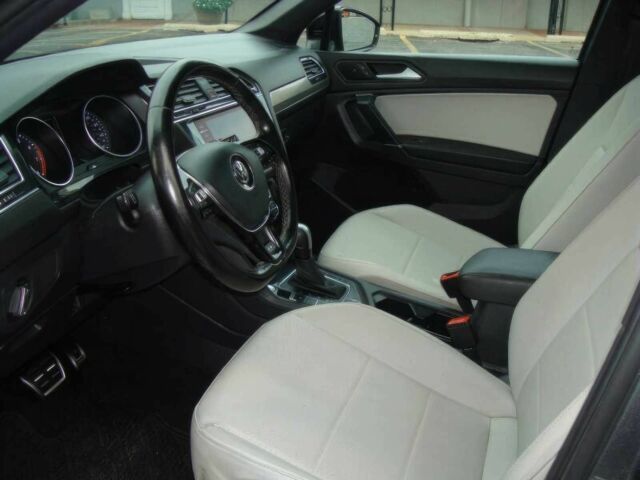 Сірий Фольксваген Тігуан, об'ємом двигуна 2 л та пробігом 30 тис. км за 19200 $, фото 7 на Automoto.ua