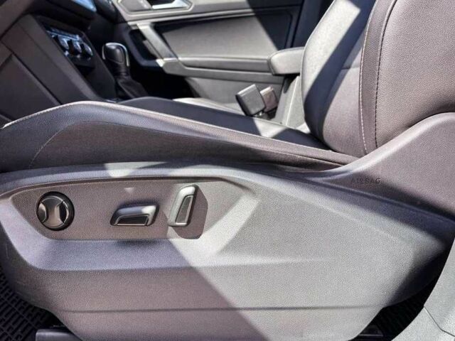 Сірий Фольксваген Тігуан, об'ємом двигуна 0 л та пробігом 54 тис. км за 10900 $, фото 11 на Automoto.ua