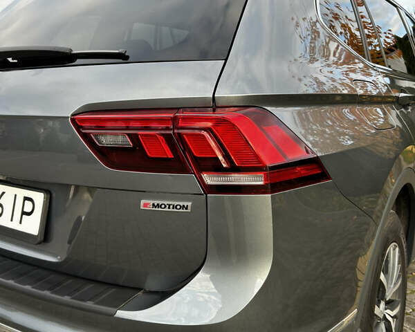 Сірий Фольксваген Тігуан, об'ємом двигуна 2 л та пробігом 98 тис. км за 22300 $, фото 7 на Automoto.ua