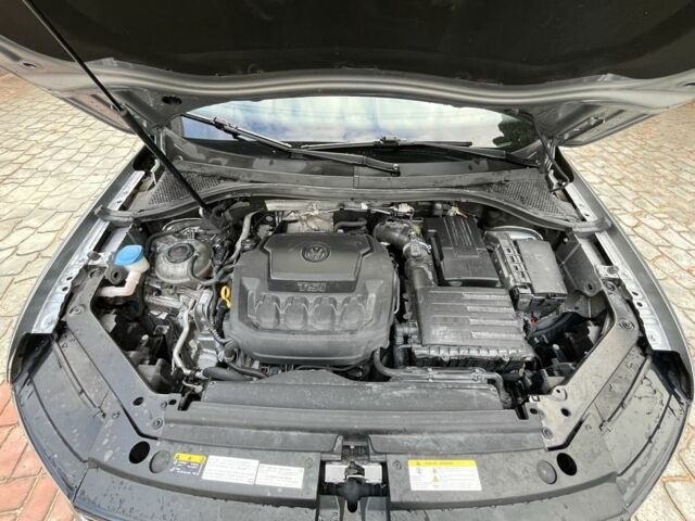 Серый Фольксваген Тигуан, объемом двигателя 2 л и пробегом 225 тыс. км за 18700 $, фото 23 на Automoto.ua