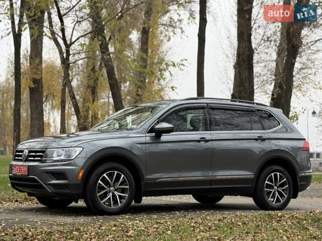 Сірий Фольксваген Тігуан, об'ємом двигуна 2 л та пробігом 212 тис. км за 16900 $, фото 3 на Automoto.ua
