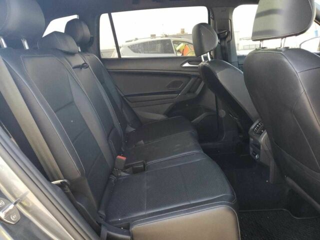 Сірий Фольксваген Тігуан, об'ємом двигуна 2 л та пробігом 36 тис. км за 5300 $, фото 10 на Automoto.ua