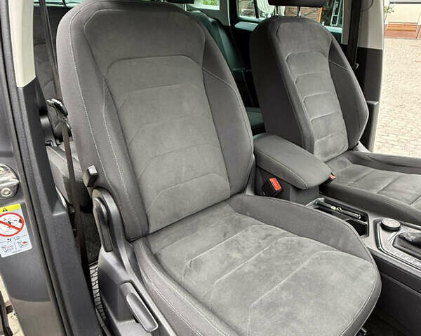 Сірий Фольксваген Тігуан, об'ємом двигуна 1.97 л та пробігом 250 тис. км за 25999 $, фото 36 на Automoto.ua