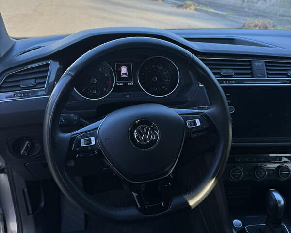 Сірий Фольксваген Тігуан, об'ємом двигуна 1.98 л та пробігом 156 тис. км за 18600 $, фото 11 на Automoto.ua