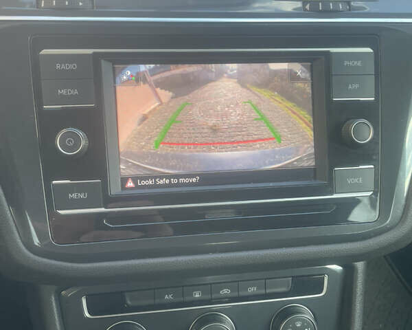 Сірий Фольксваген Тігуан, об'ємом двигуна 2 л та пробігом 104 тис. км за 14200 $, фото 15 на Automoto.ua